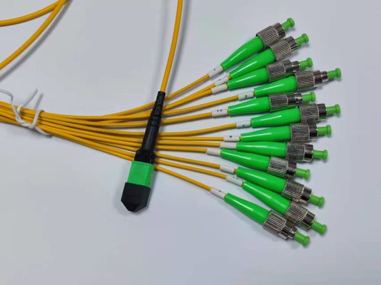 Купить 12 Волокна MTP MPO кабеля с APC мужской на FC APC Fanout патч шнур для высокой плотности приложений Производство в сети